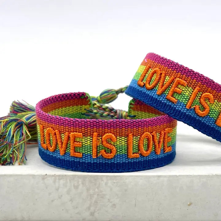 LOVE IS LOVE Rainbow Vävt budskapsarmbenad image 1