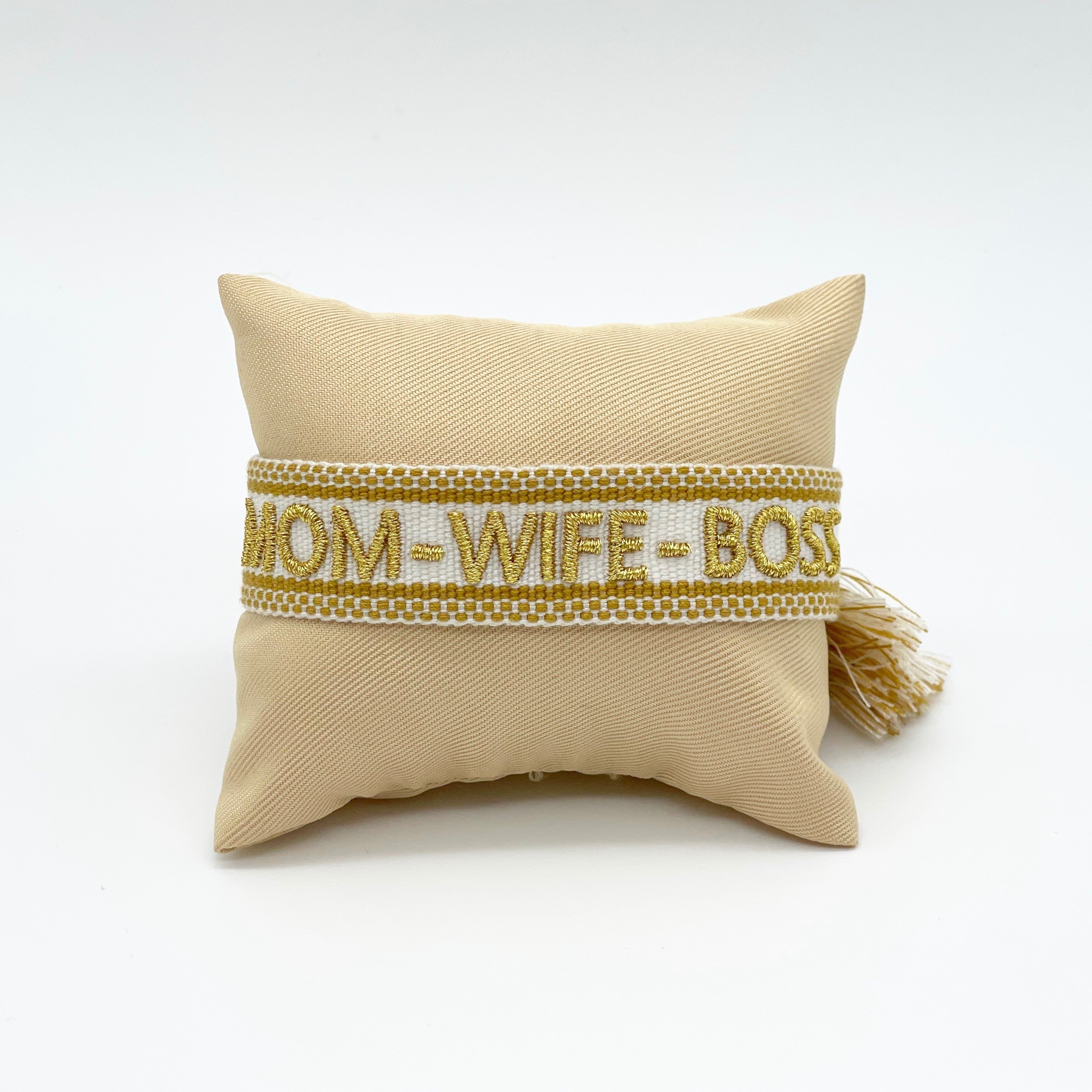MOM WIFE BOSS uttalande armband vävt, broderat image 0