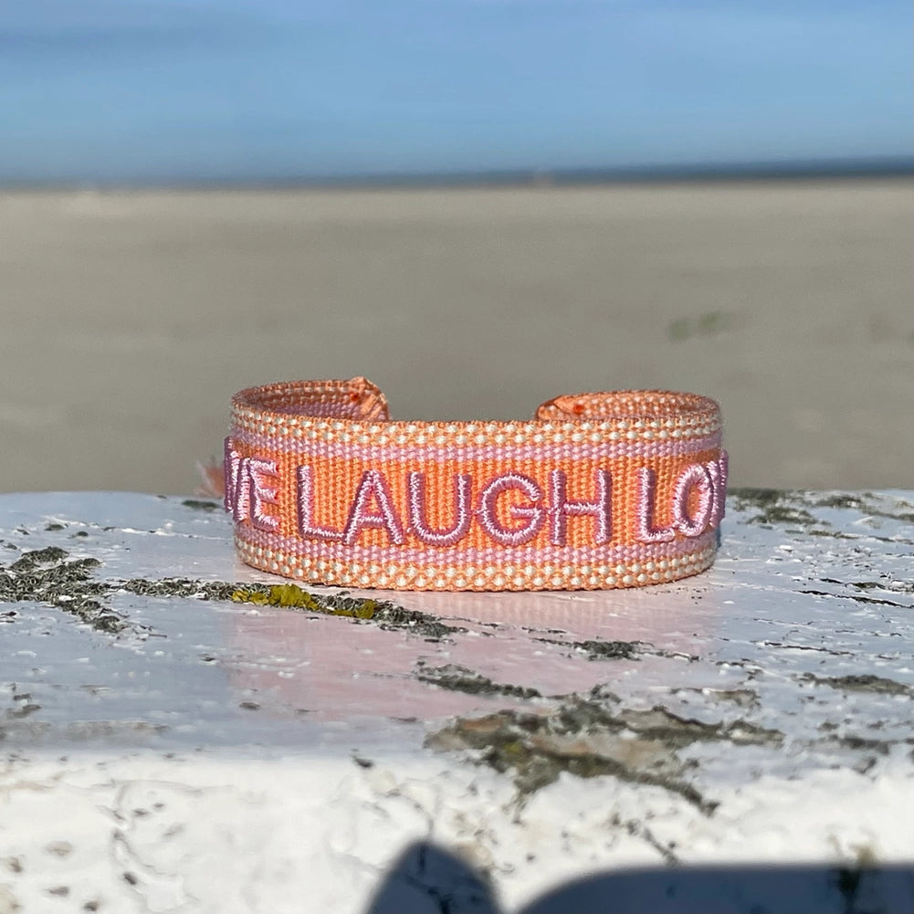 LIVE LOUGH LOVE uttalande armband vävt, broderat image 1