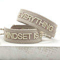 MINDSET IS EVERYTHING uttalande armband vävt, broderat image 0