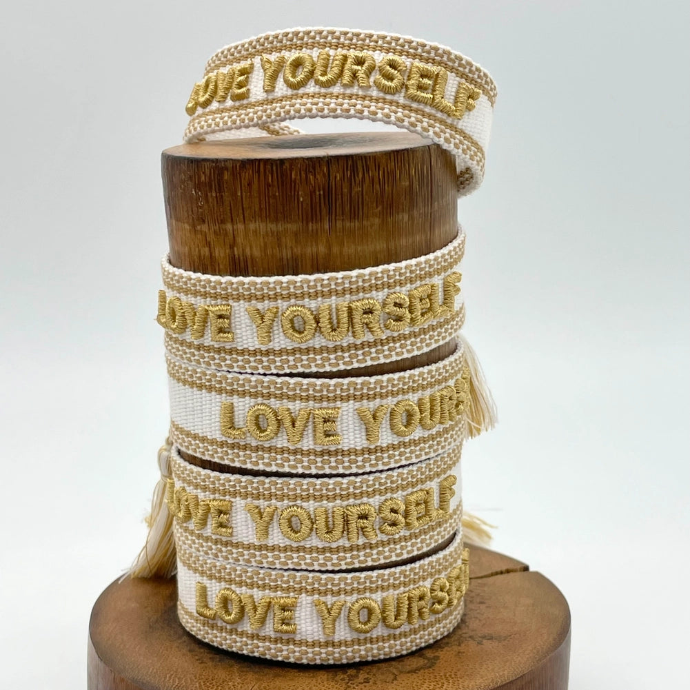 LOVE YOURSELF uttalande armband vävt, broderat image 0